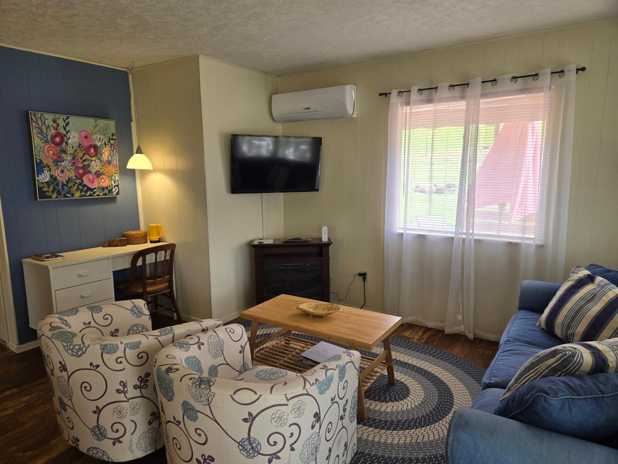 Bryson City Creekside Home With Hot Tub- 3 Bedroom-2 Bath Home 外观 照片